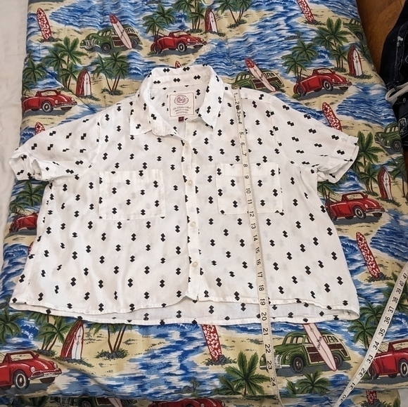 SO Perfect shirt button up top size Large - Picture 5 of 6